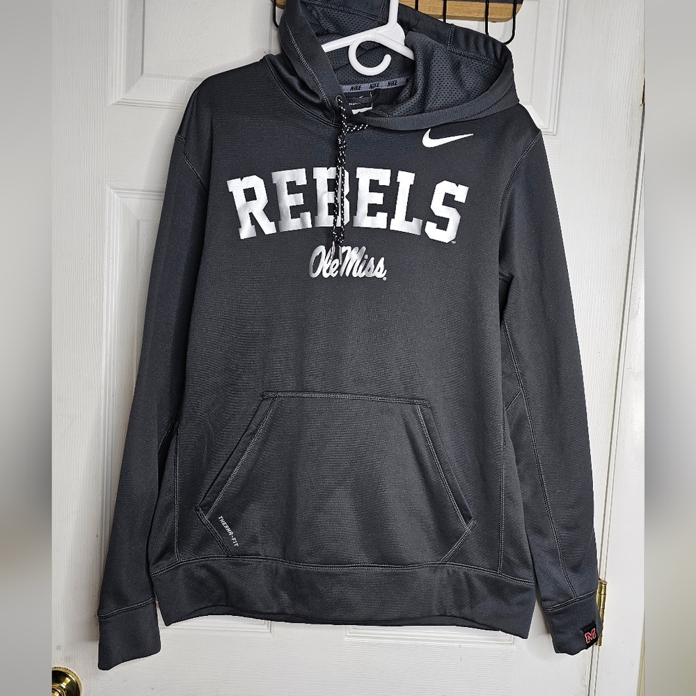 Nike Therma-Fit  Rebels Ole Miss Hoodie Size M